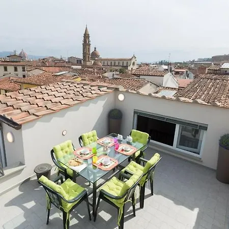 Pitti Flats Serragli فلورنس