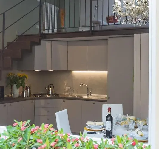 Pitti Flats Serragli Апартаменты *