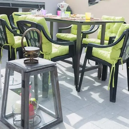 Pitti Flats Serragli